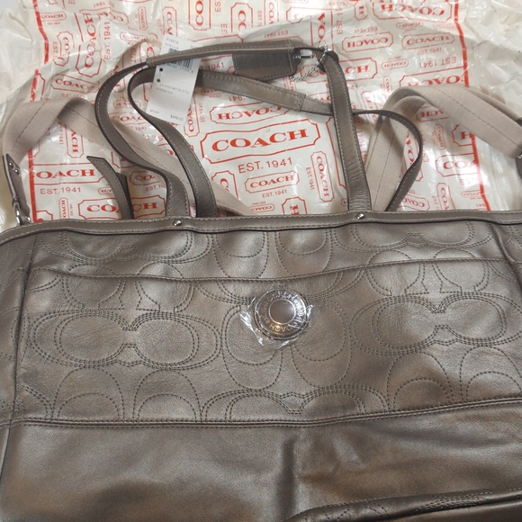 Coach - Picture 12 of 13